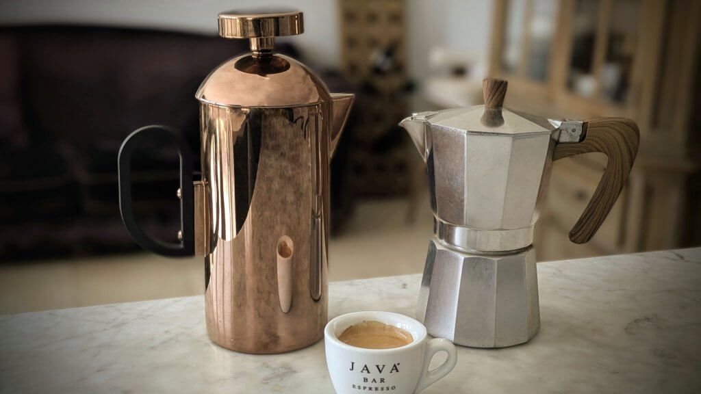 French press brewing setup